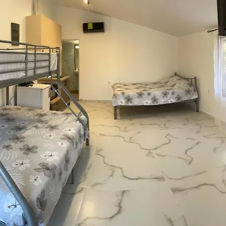 בית נופש Alma אספרובלטה